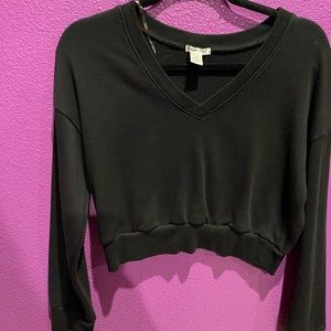 Cropped long sleeve pullover